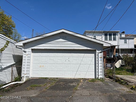 5th image of 330 S Oak St