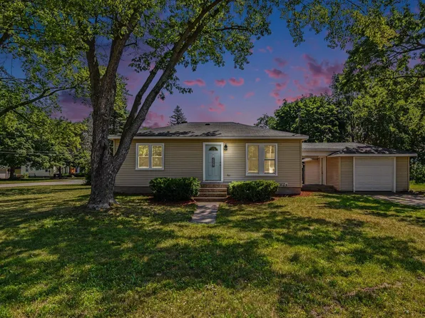 5134 Heyboer Ave SE, Kentwood, MI 49548