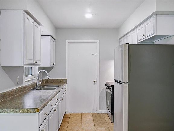 5th image of 322 Little Rock Ct