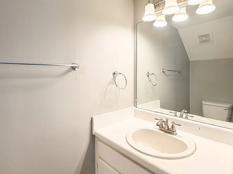 2827 Dayton Blvd #6 — Photo 13