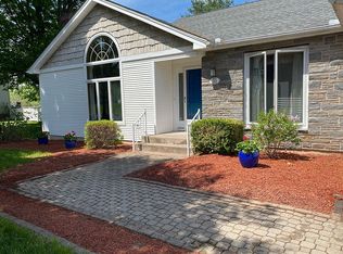 115 Rugby Ln, South Windsor, CT 06074