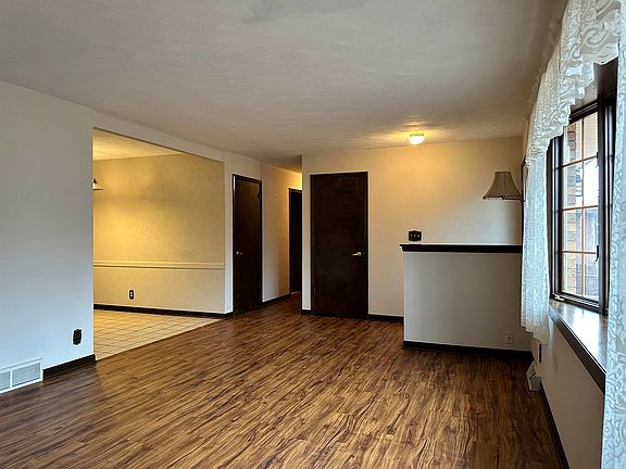 5th image of 3201 Cavendish Dr