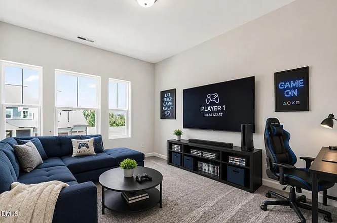 4 bed, 3021 sqft, $2,695 — Photo 1