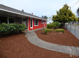 712 Lake St SE, Ilwaco, WA 98624