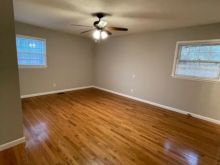 2902 Highbrook Ct — Photo 14