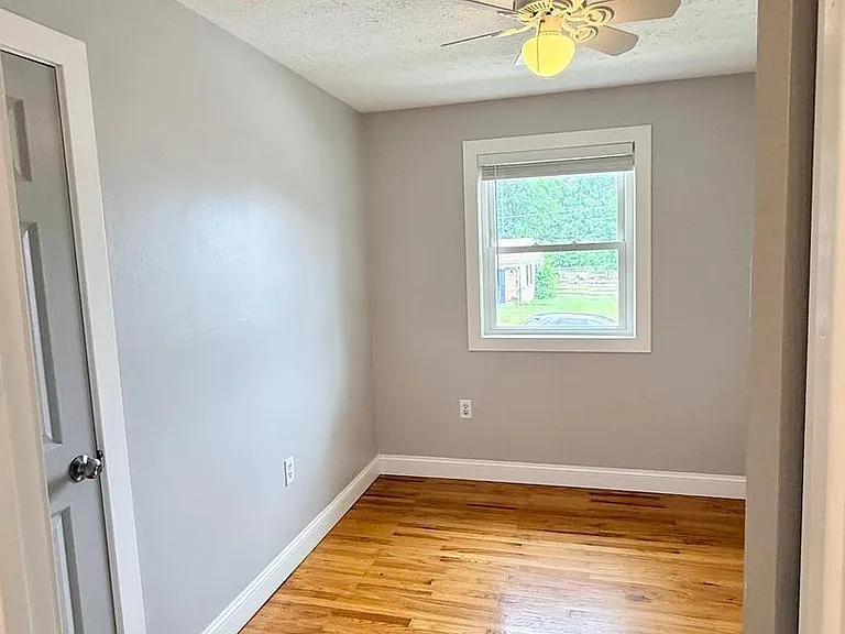 30 Ursinus Ave — Photo 12