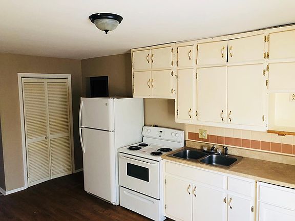 4th image of 810 Fairlawn Ct
