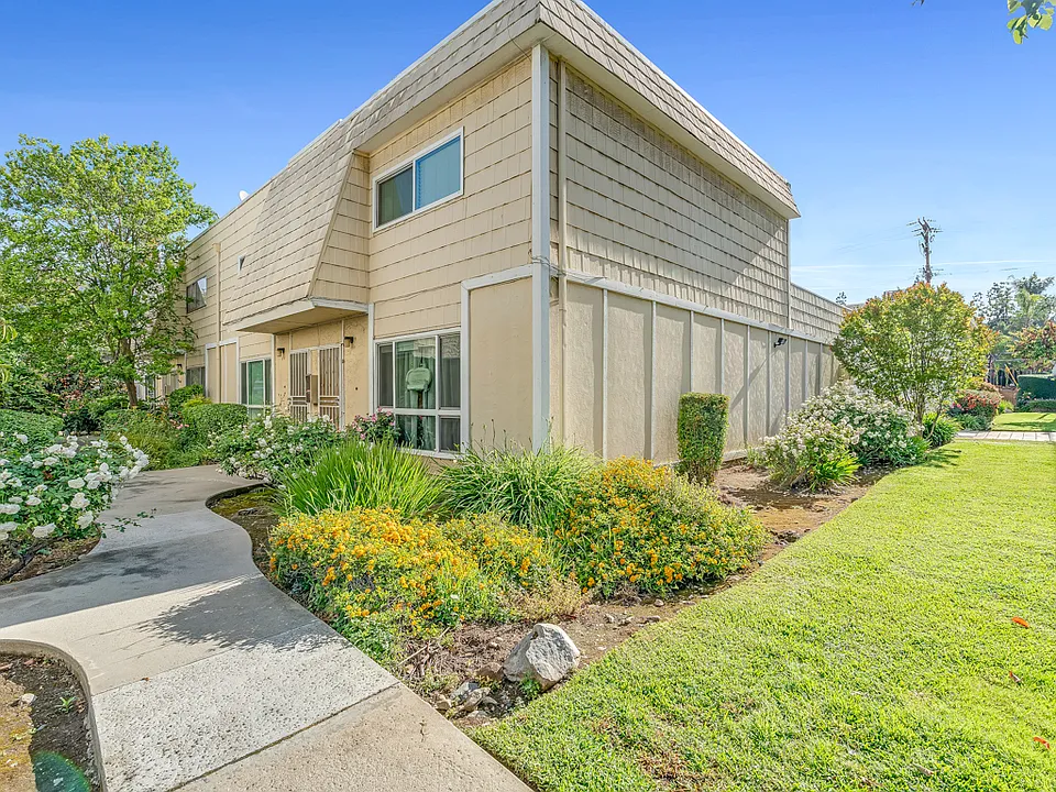 1434 Highland Ave #10