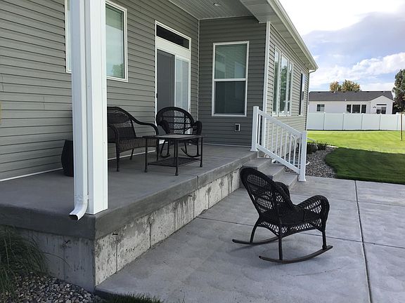 4th image of 161 Heaton Ln