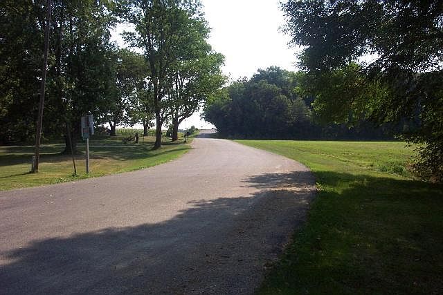 2nd image of W12980 Lake Shore Rd