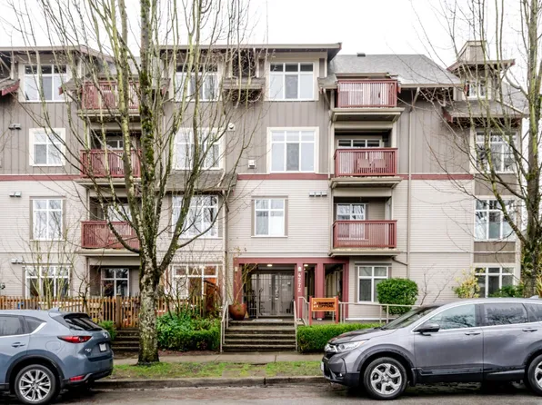 4272 Albert St #304, Burnaby, BC V5C 2E8