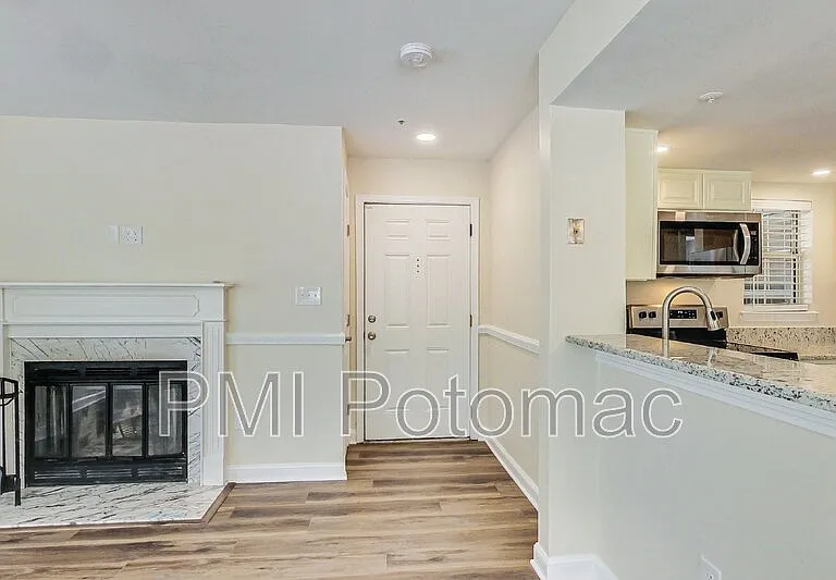 10301 Westridge Dr #101 — Photo 5