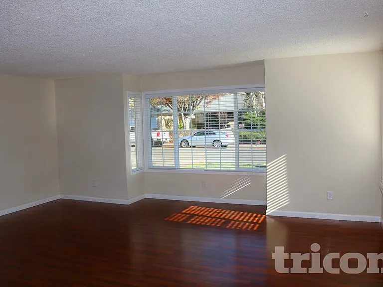 2607 Orchid St — Photo 3