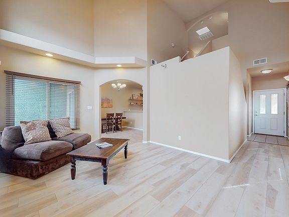 5th image of 3427 Del Agua Ct NE