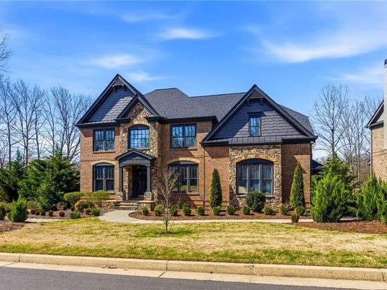 8010 Wakehurst Pl, Cumming, GA 30040