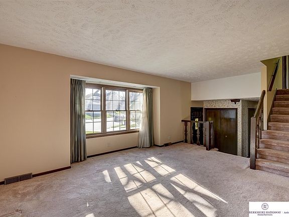 4th image of 5608 S 110th Cir