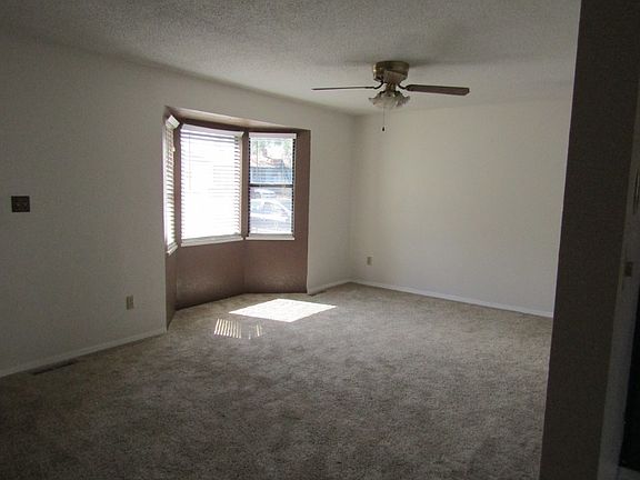 2nd image of 606 Susan St