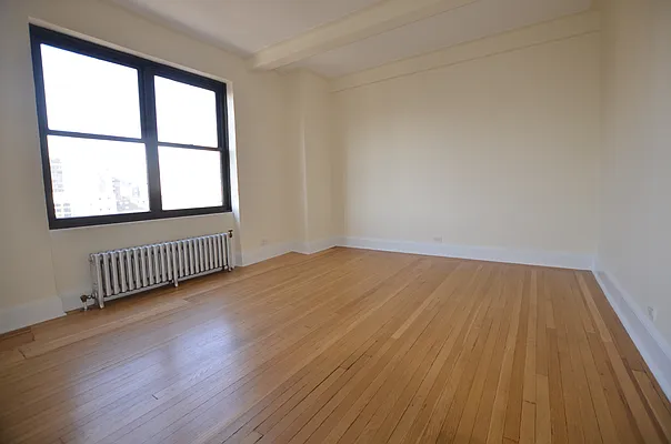 Rented by Manhattan Realty Group | media 1