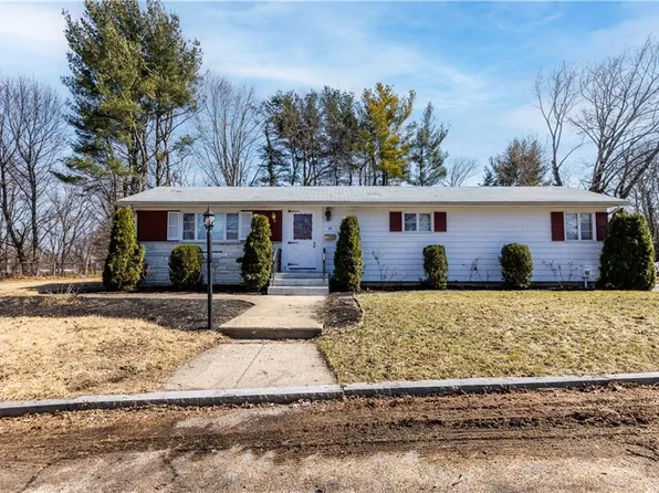 10 Potter Dr, Providence, RI 02907