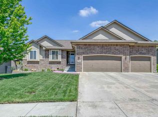 1112 E Rushwood Dr, Derby, KS 67037