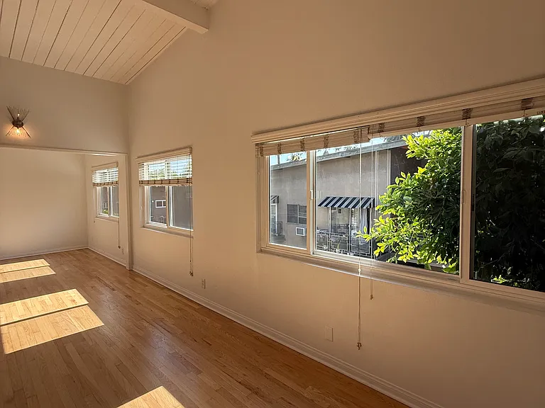 1709 N. Fuller Ave — Photo 48