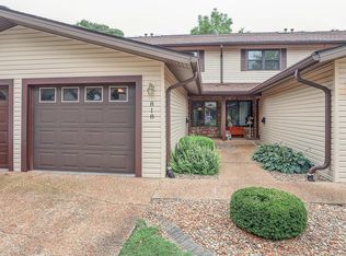 818 Westwood Rd, Maryville, IL