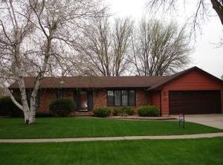 89 S Woodcrest Dr N, Fargo, ND 58102
