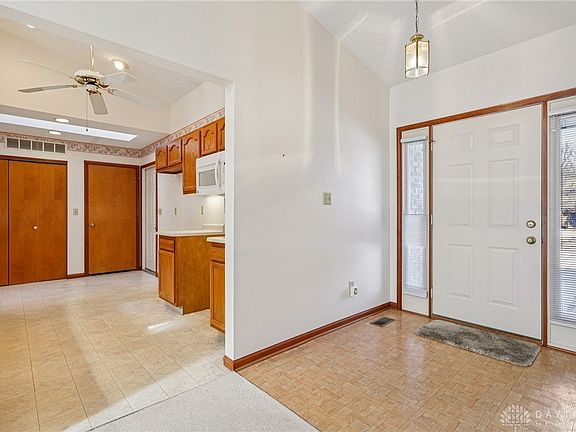 5th image of 4822 Riverview Ave