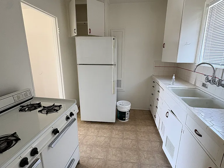 501 E Carrillo St #503 — Photo 13