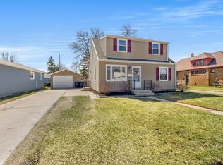 2727 E Holmes Ave, Cudahy, WI 53110