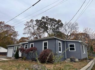 111 Bakers Creek Rd, Warwick, RI 02886