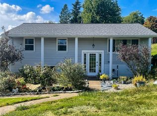 1 Hillcrest Dr, Martins Ferry, OH 43935