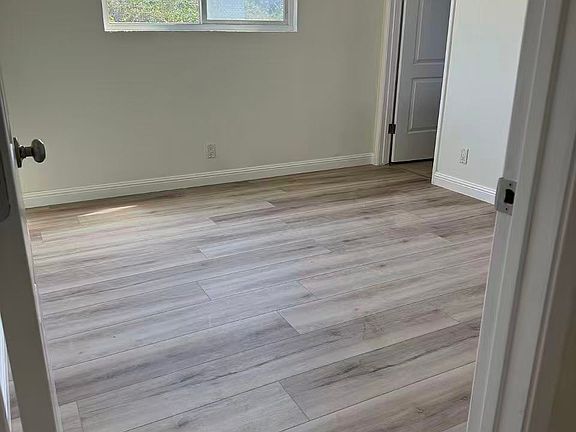 5th image of 480 Porter St