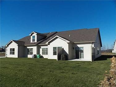 2nd image of 721 Glengarry Ct