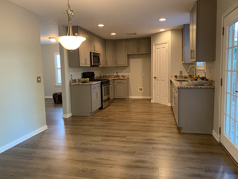1401 Nandina Dr — Photo 3