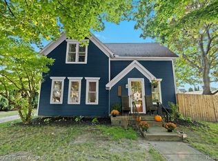 527 E Clinton St, Howell, MI 48843