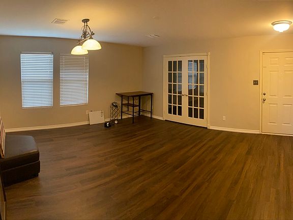4th image of 2201 White Pine Dr