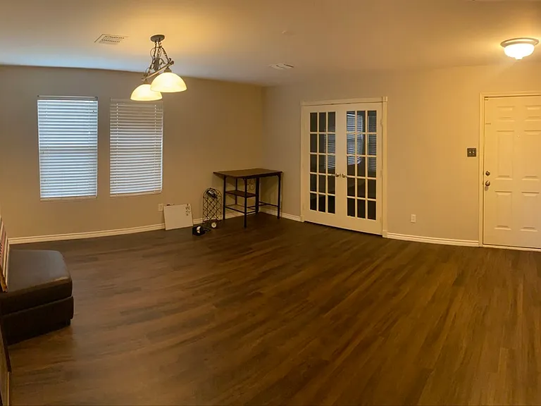 2201 White Pine Dr — Photo 4