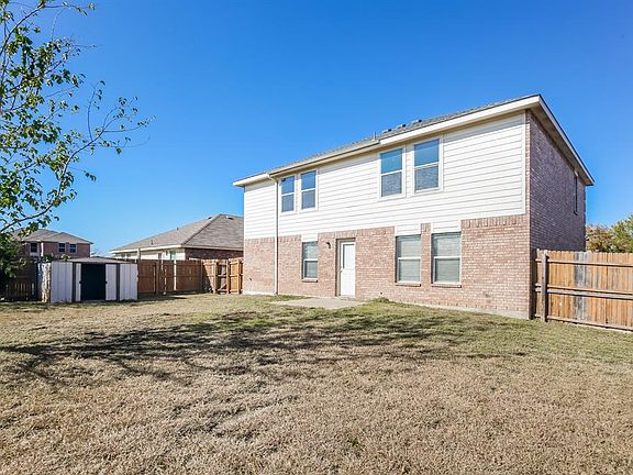 5th image of 2617 Mockingbird St