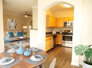 350 Whitewater Dr #2-306, Bolingbrook, IL 60440