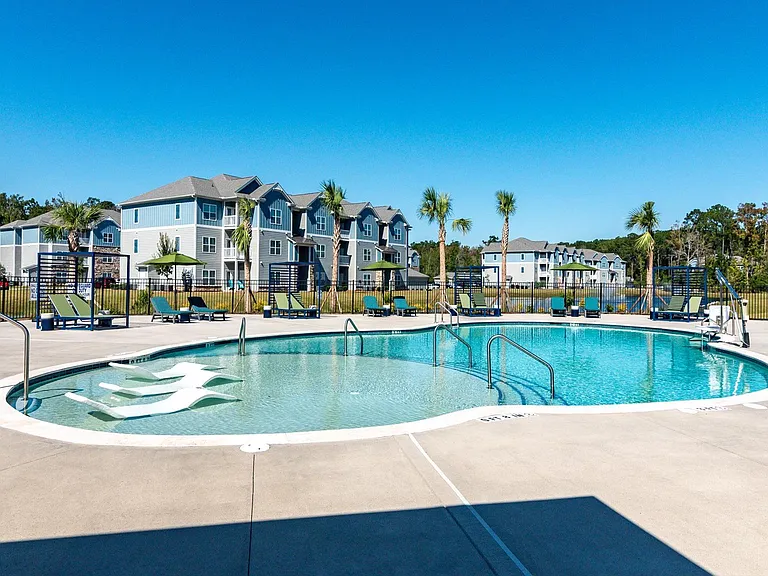 The Palms at Edgewater — Photo 24