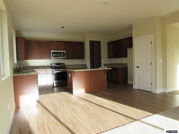 3rd image of 594 Saddle Horn Way