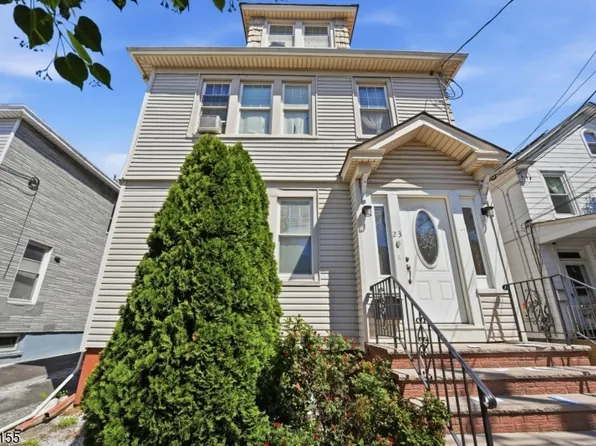 23 Orchard St, Elizabeth City, NJ 07208