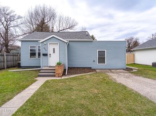 615 5th Ave NE, East Grand Forks, MN 56721