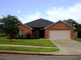 671 Spencer Ln, Tyler, TX 75704