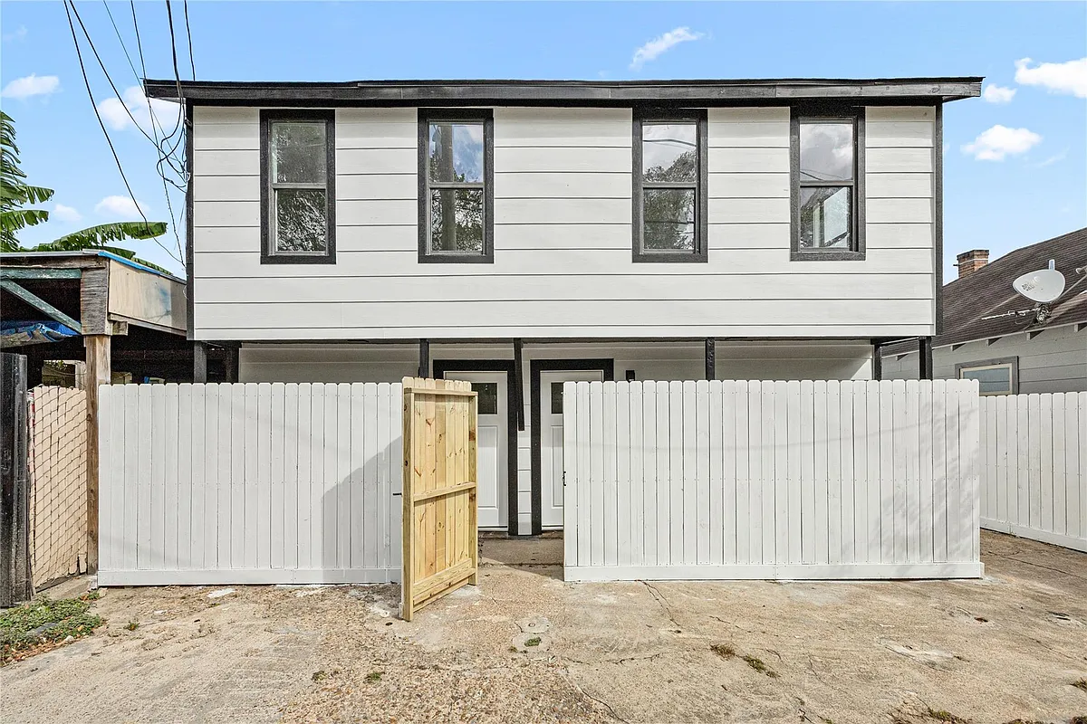 Building Photo - 3229 Holman St #4