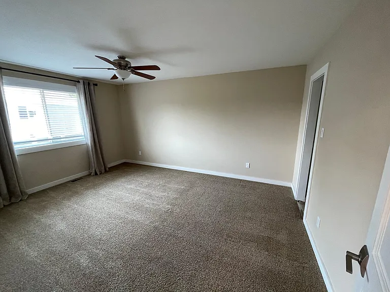 1170 Monroe Dr — Photo 10
