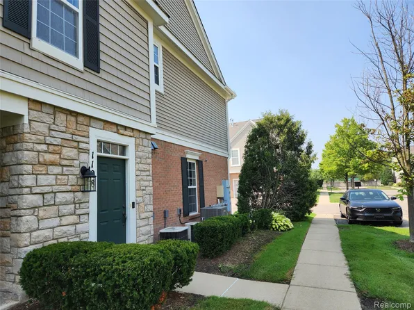 1108 Alameda Blvd, Troy, MI 48085