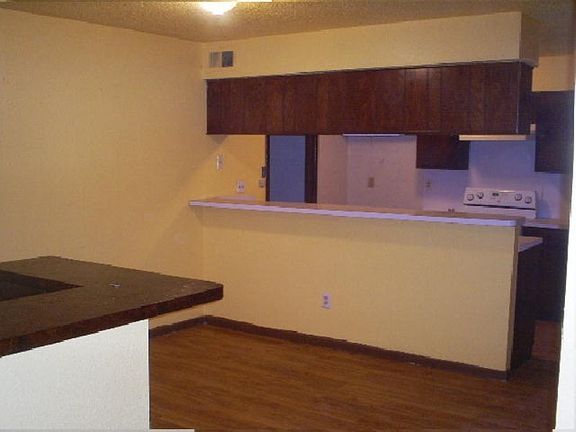 3rd image of 5726 Easthampton Dr