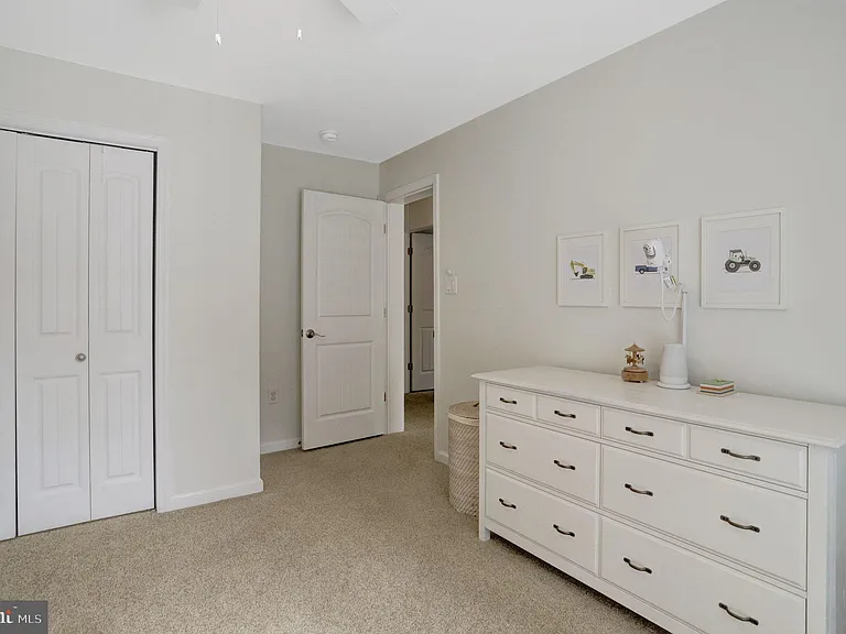 2862 Rosemary Ln — Photo 25